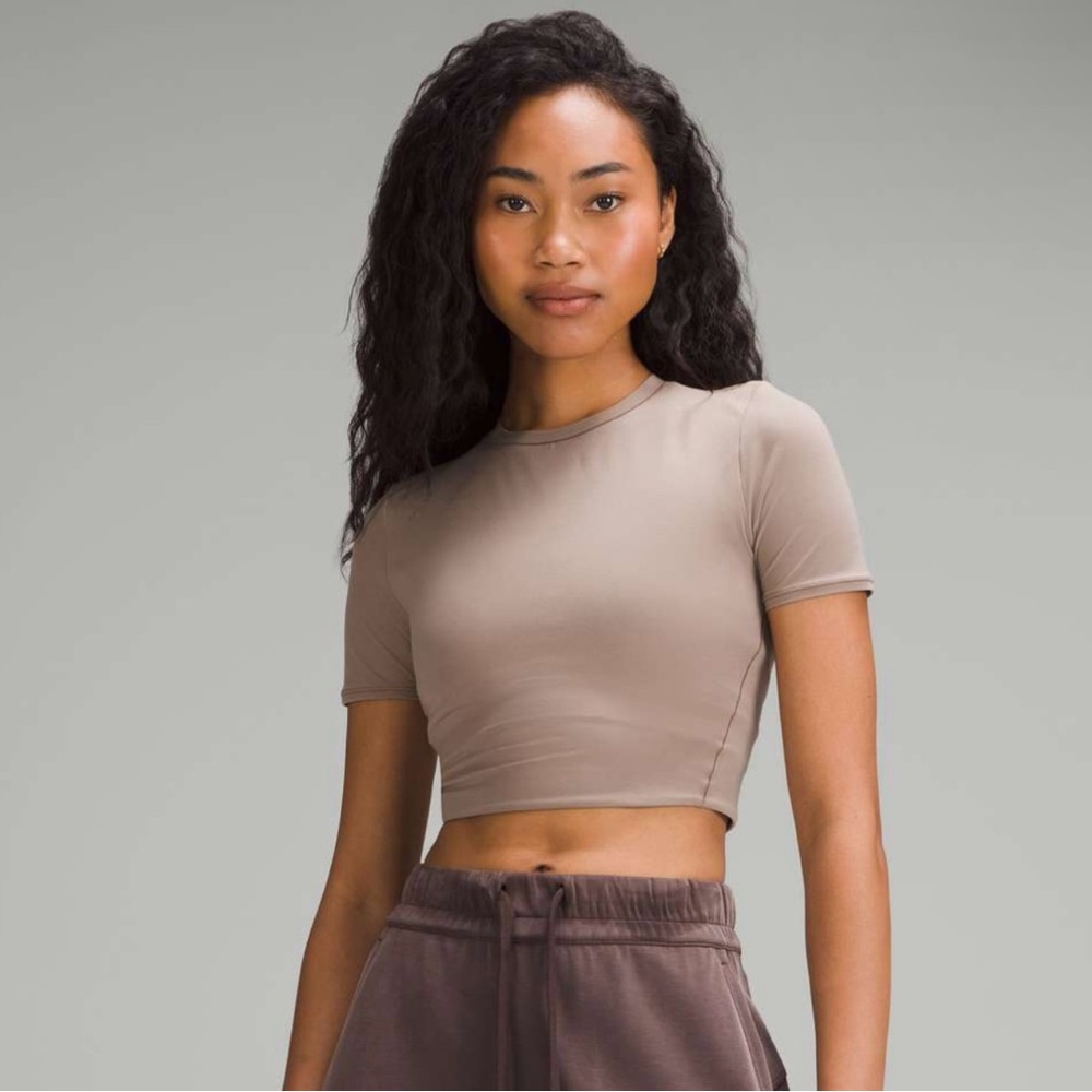 Lululemon Wundermost Ultra-Soft Nulu Cropped T-Shirt Taupetastic Size Medium